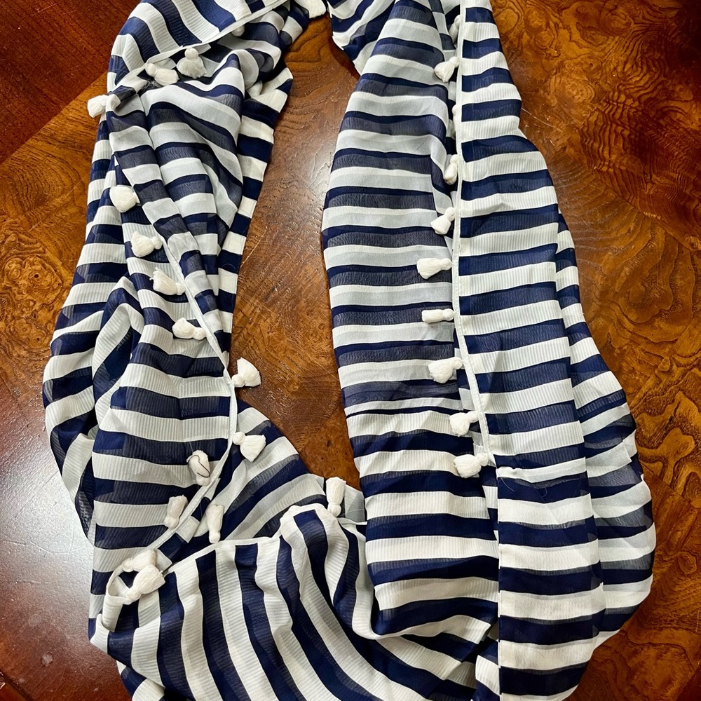 Stylish Multi-Patterned Infinity Scarves - Picture 2 of 4